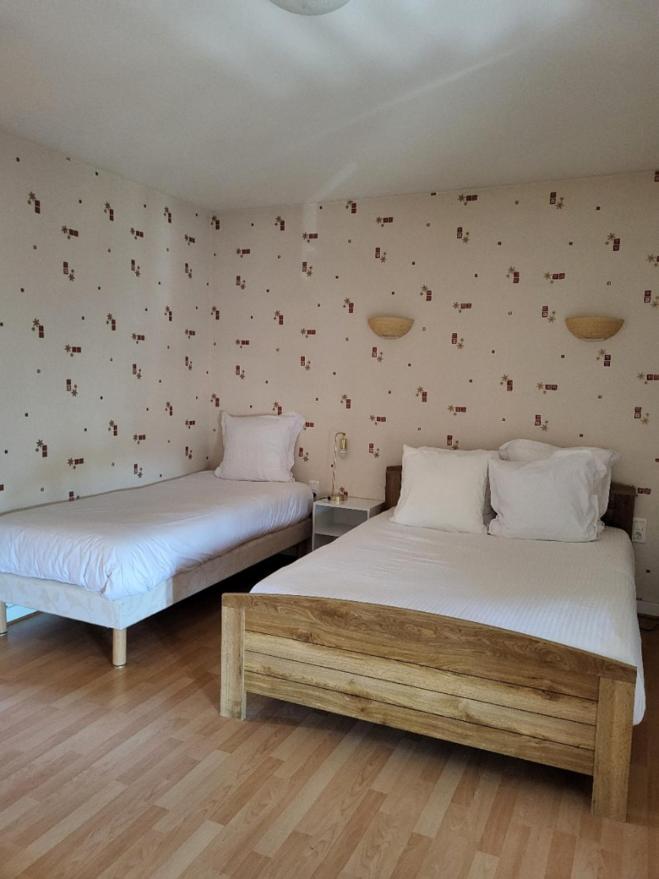 Logis Hotel Restaurant De La Poste Pontgibaud Ngoại thất bức ảnh