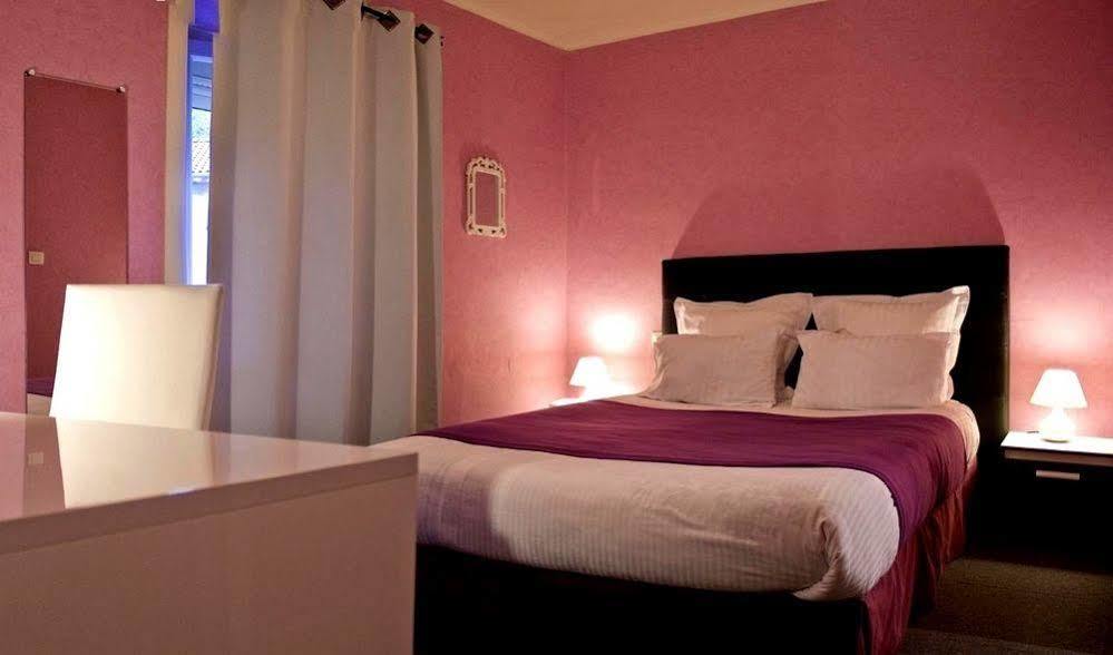 Logis Hotel Restaurant De La Poste Pontgibaud Ngoại thất bức ảnh