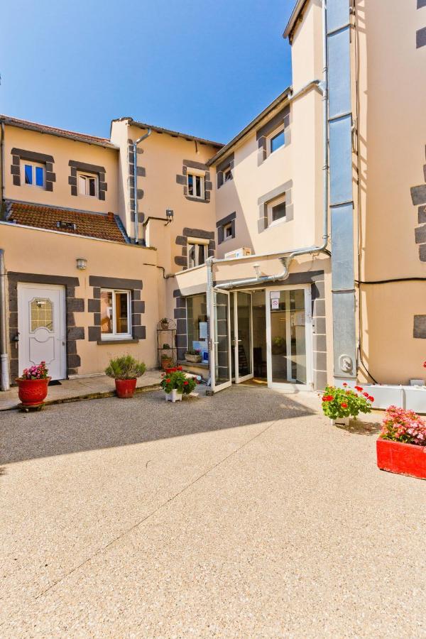 Logis Hotel Restaurant De La Poste Pontgibaud Ngoại thất bức ảnh